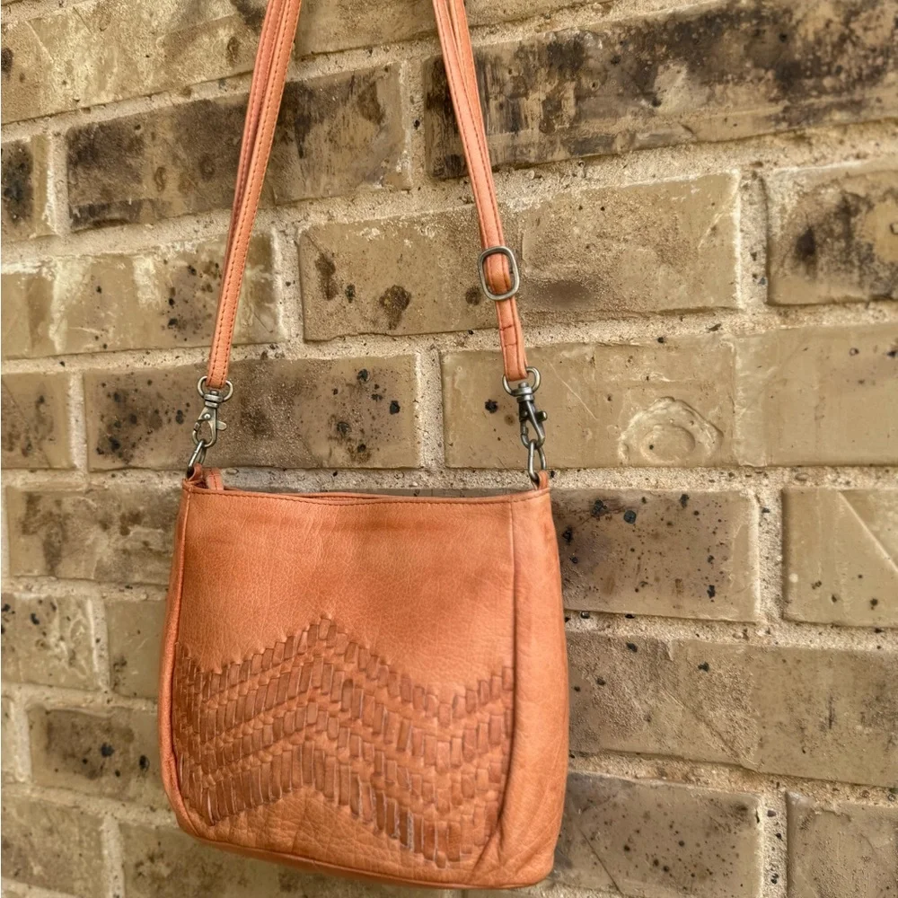Day and Mood leather Peony Crossbody bag woven design - Picture 3 of 13